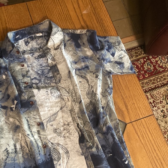 Unbranded Stylish Design Button-Down Shirt Size M - Picture 3 of 3